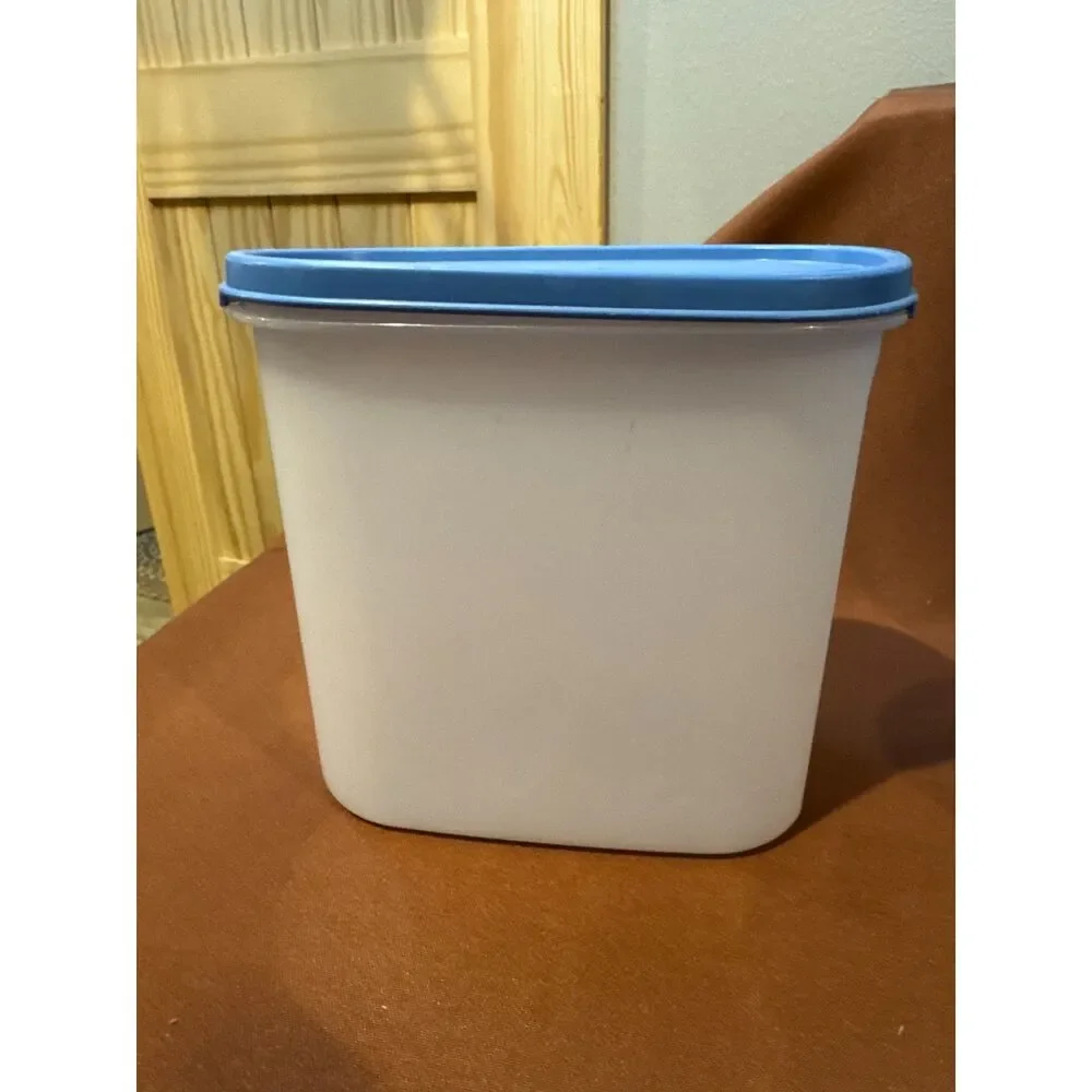 Tupperware set storage